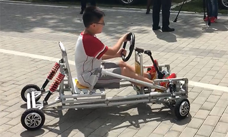 鋁合金線棒制作的智能小車